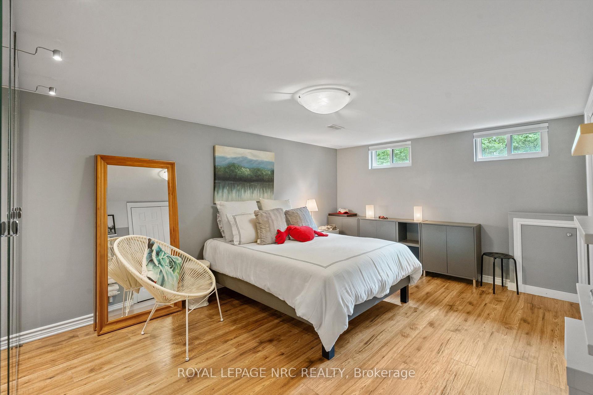 Photo 23 of 1 Kingston Bay, St. Catharines, Carlton/Bunting — HOMEH