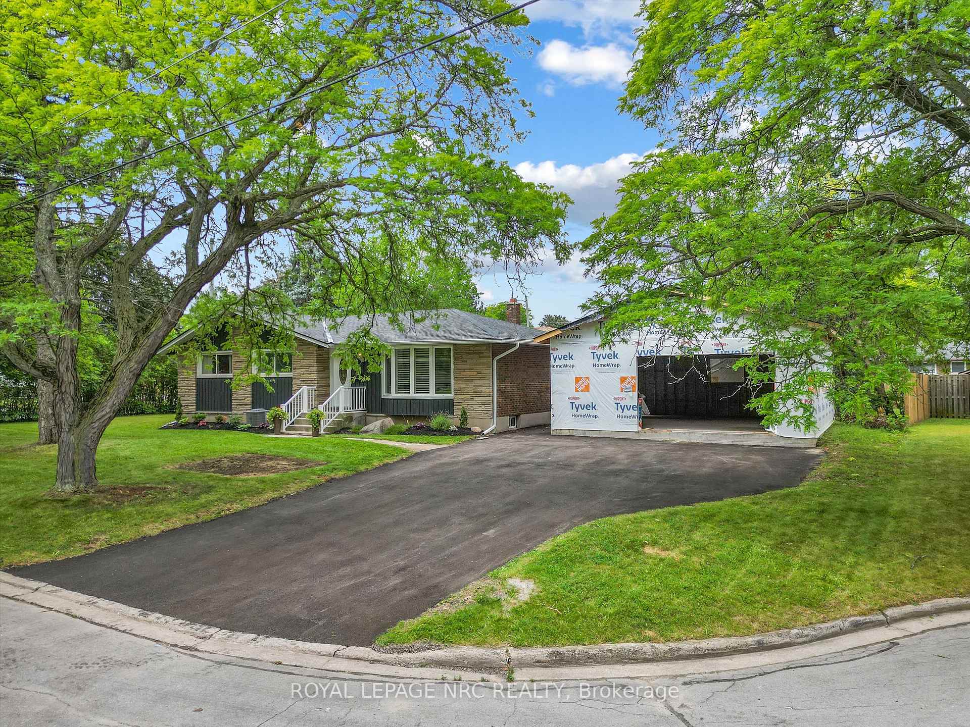 Photo 36 of 1 Kingston Bay, St. Catharines, Carlton/Bunting — HOMEH
