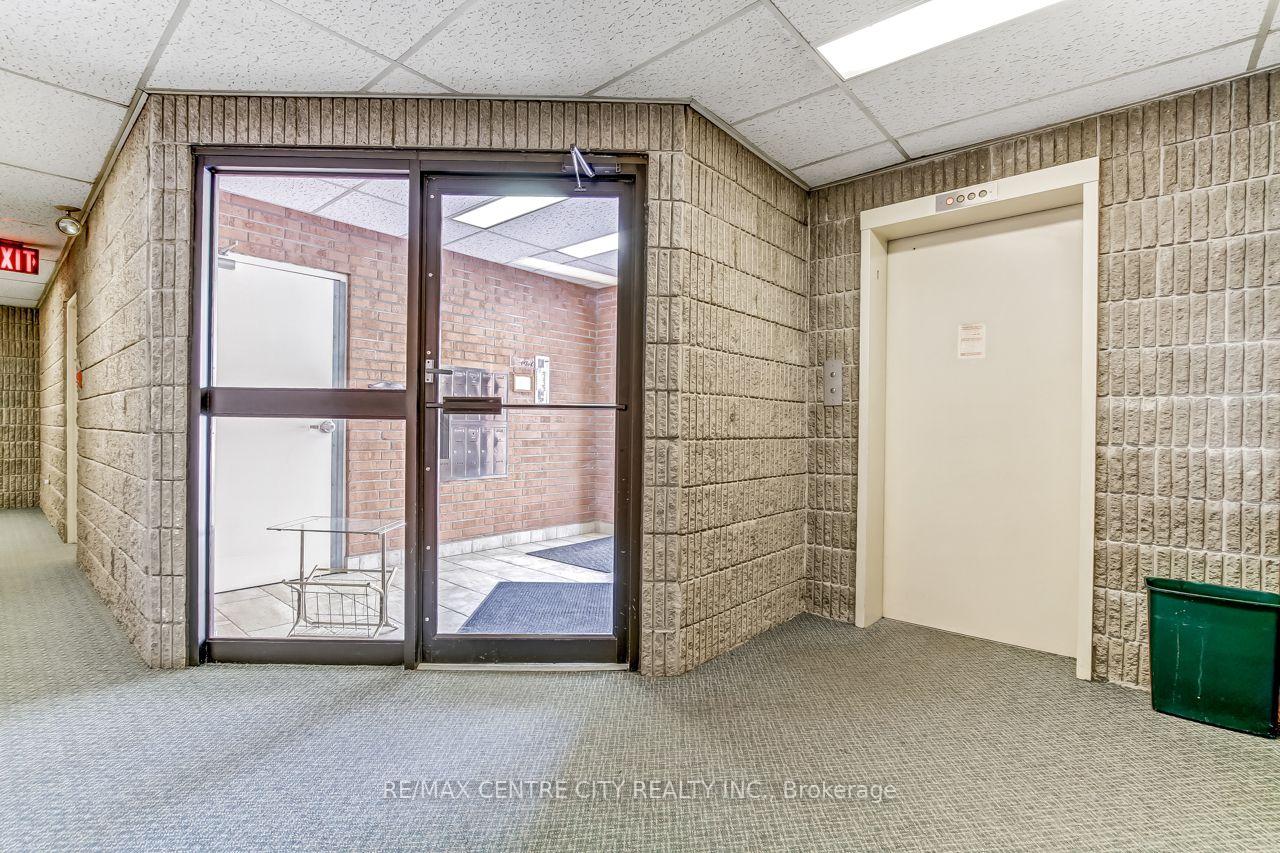 Photo 3 of Unit 11, 125 Elm Street, St. Thomas — HOMEH