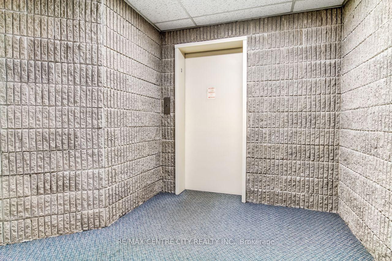 Photo 4 of Unit 11, 125 Elm Street, St. Thomas — HOMEH