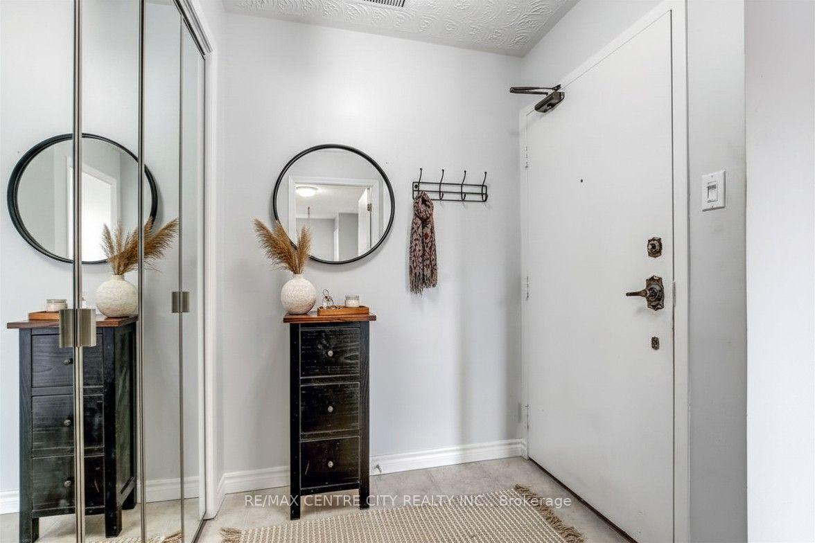 Photo 5 of Unit 11, 125 Elm Street, St. Thomas — HOMEH