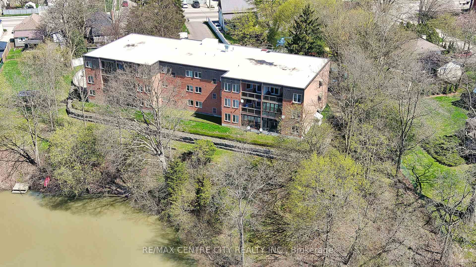 Photo 26 of Unit 11, 125 Elm Street, St. Thomas — HOMEH