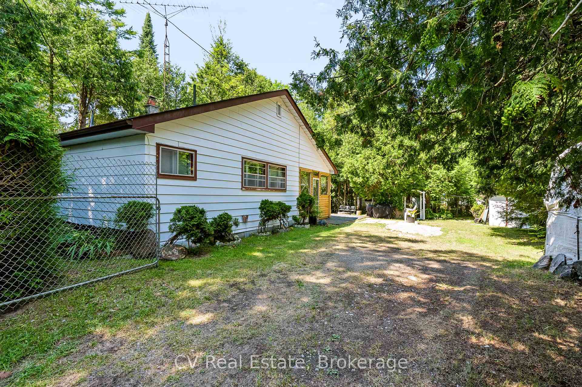 Photo 7 of 10 Brookside Drive, Tiny, Rural Tiny — HOMEH
