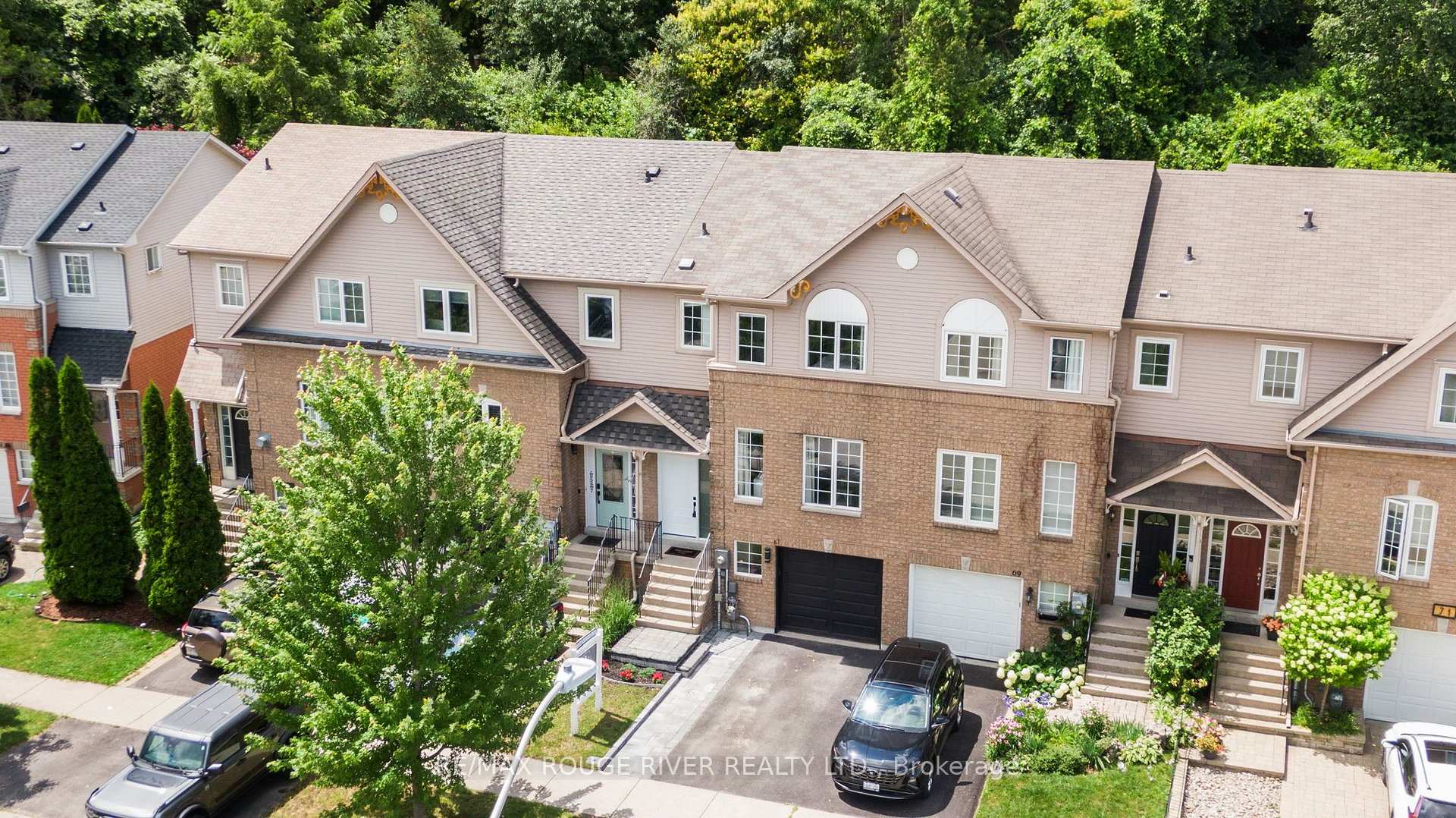 Photo 1 of 67 Trewin Lane, Clarington, Bowmanville — HOMEH