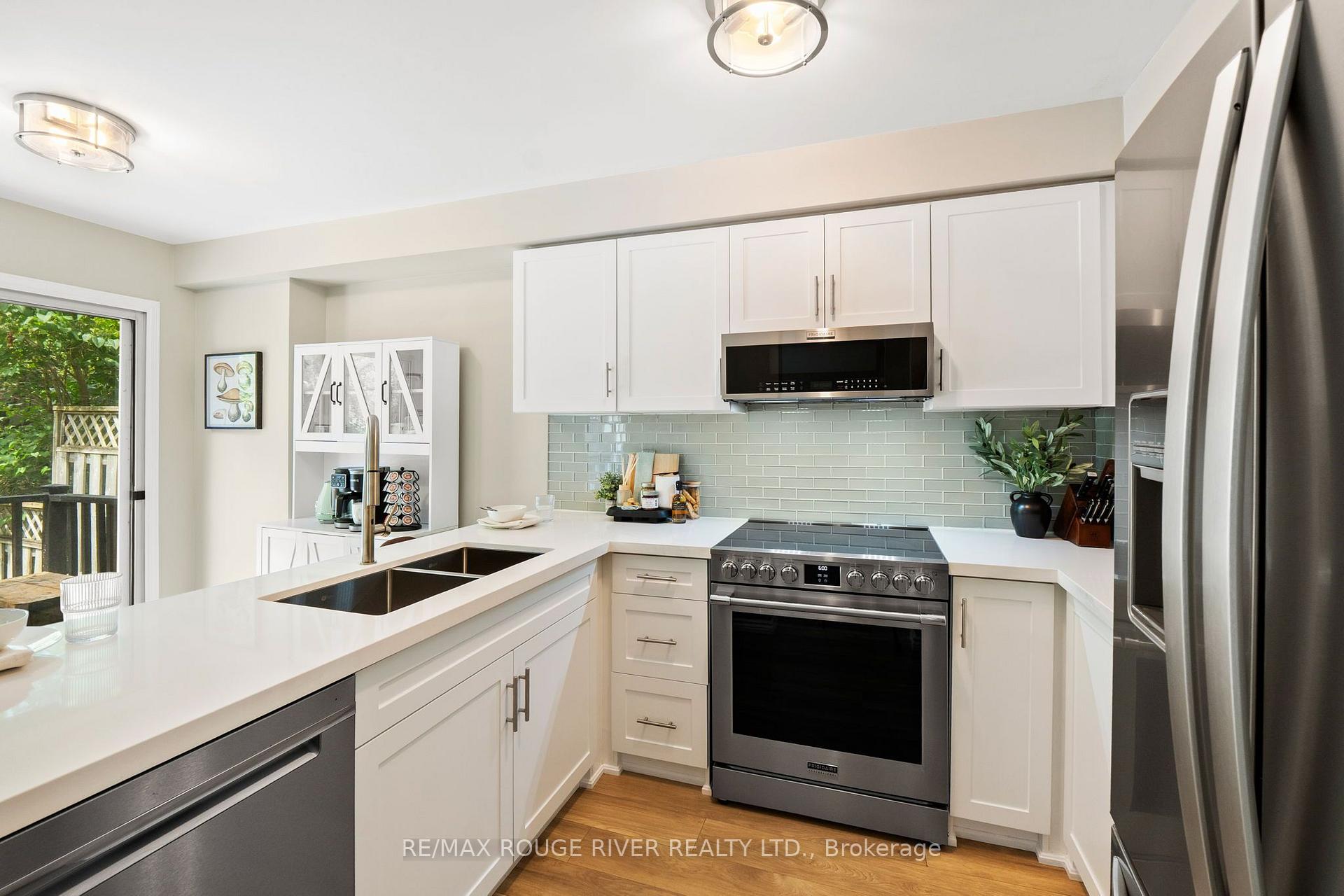 Photo 11 of 67 Trewin Lane, Clarington, Bowmanville — HOMEH