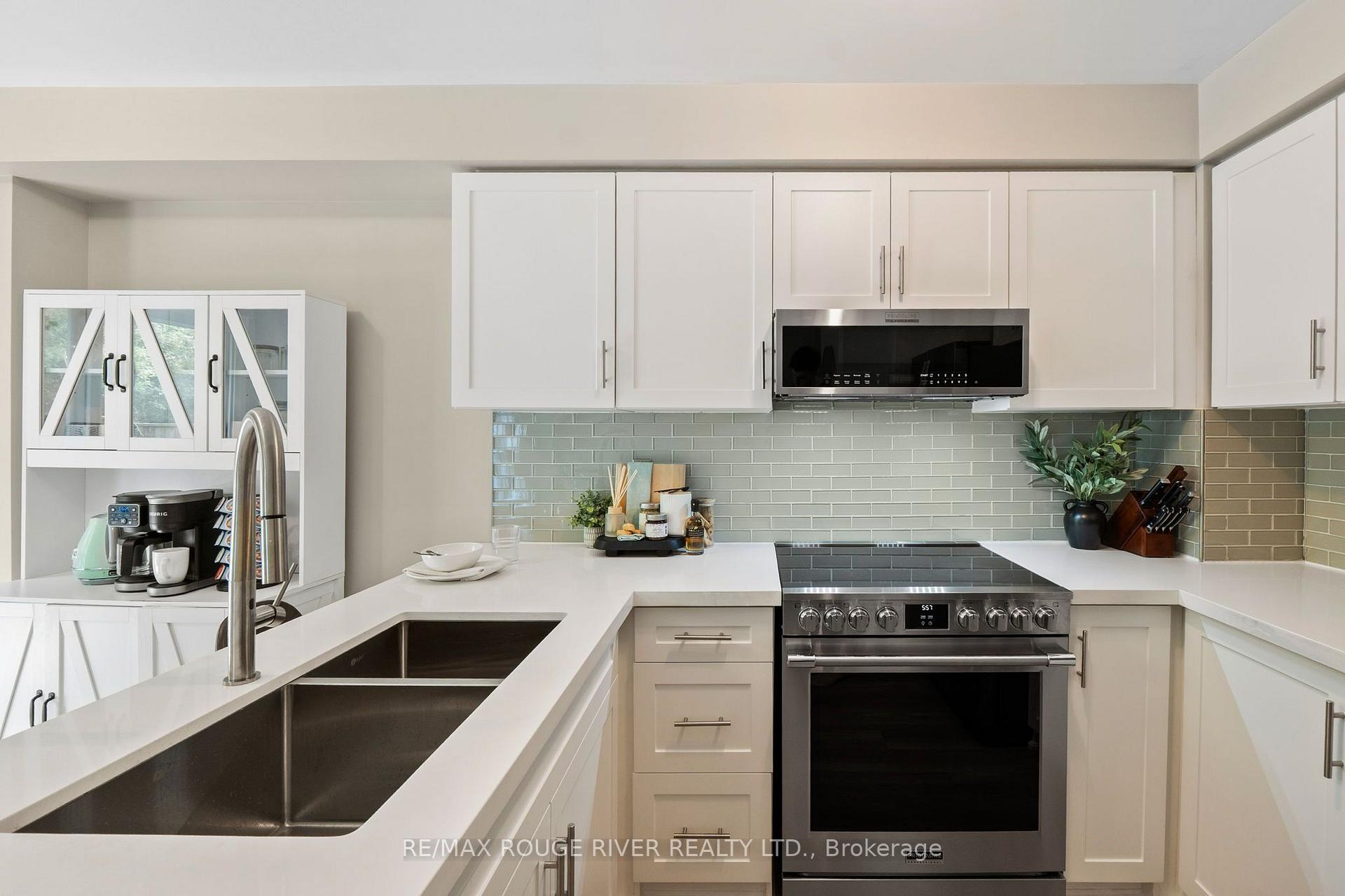 Photo 12 of 67 Trewin Lane, Clarington, Bowmanville — HOMEH