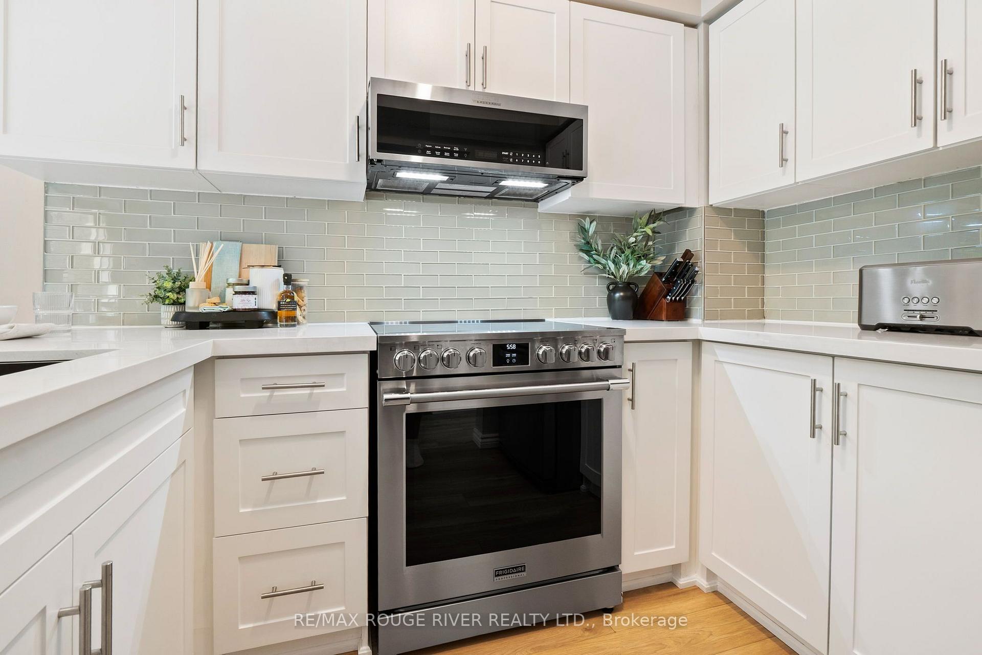 Photo 14 of 67 Trewin Lane, Clarington, Bowmanville — HOMEH