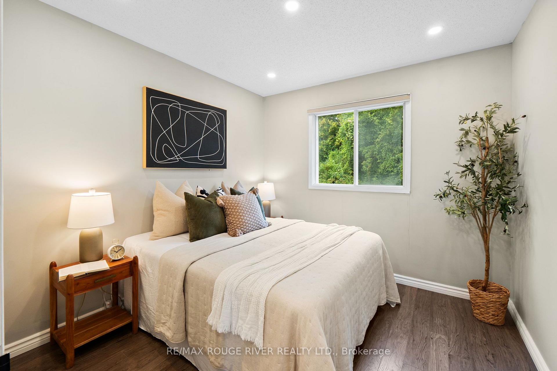 Photo 28 of 67 Trewin Lane, Clarington, Bowmanville — HOMEH