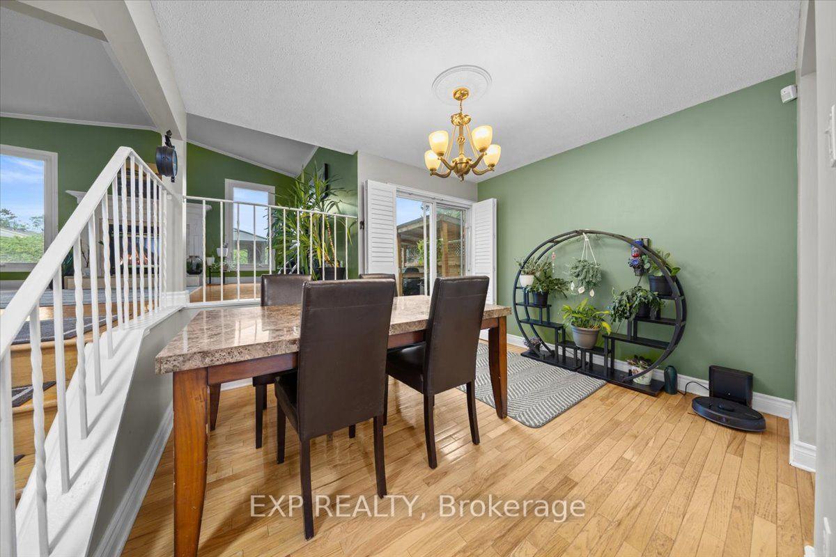 Photo 4 of 1044 Arrowhead Place, Ottawa, Convent Glen — HOMEH