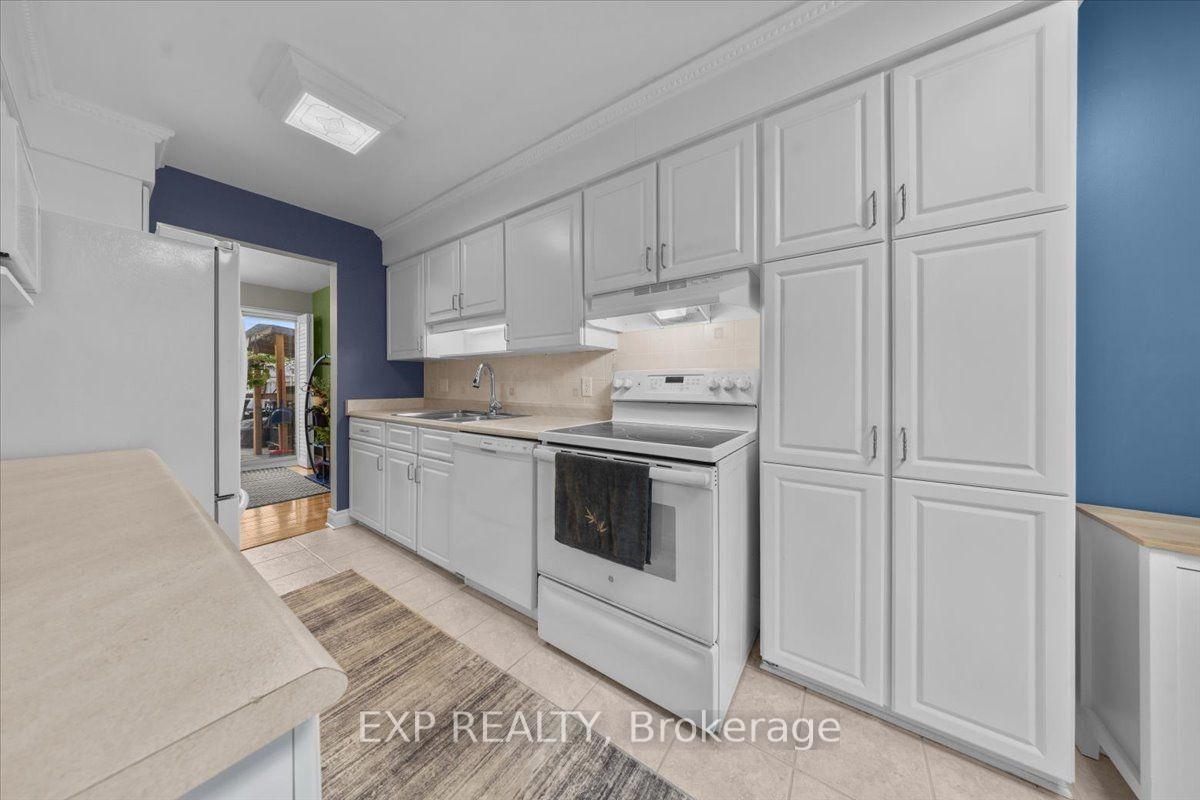 Photo 7 of 1044 Arrowhead Place, Ottawa, Convent Glen — HOMEH