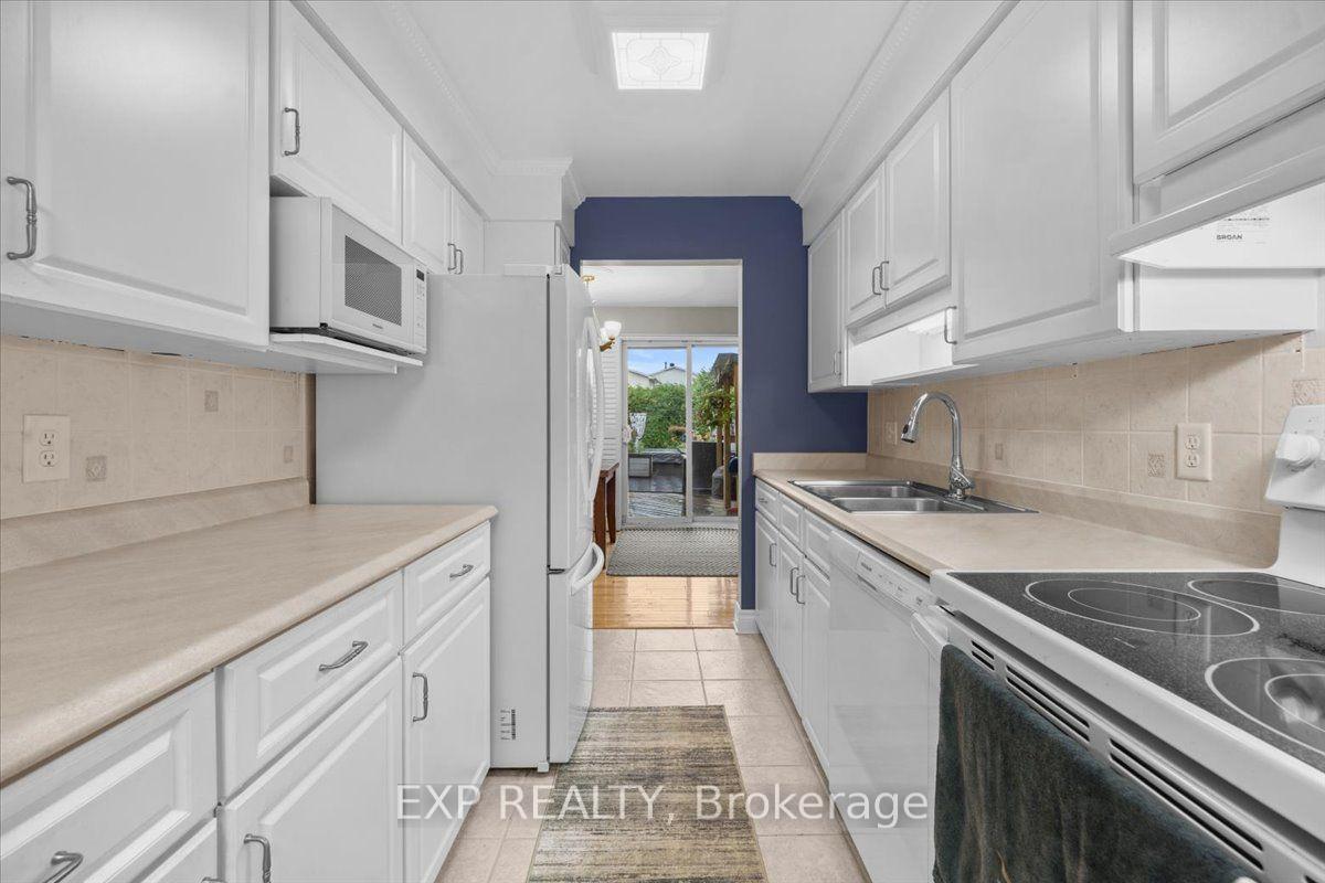 Photo 9 of 1044 Arrowhead Place, Ottawa, Convent Glen — HOMEH