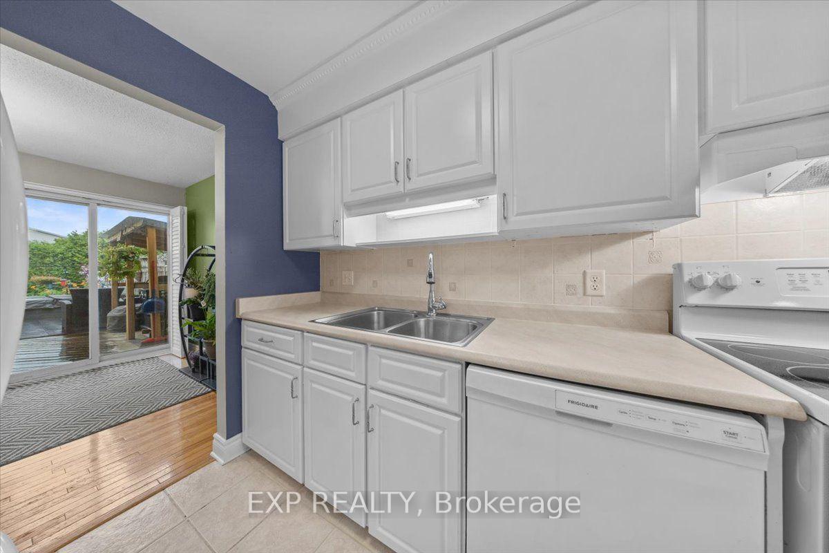 Photo 10 of 1044 Arrowhead Place, Ottawa, Convent Glen — HOMEH
