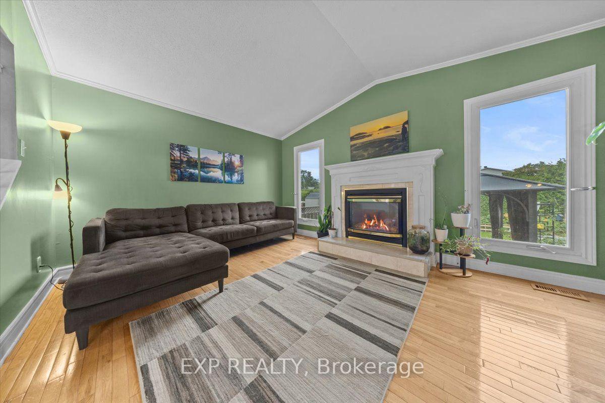 Photo 14 of 1044 Arrowhead Place, Ottawa, Convent Glen — HOMEH