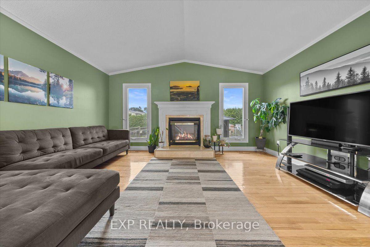 Photo 15 of 1044 Arrowhead Place, Ottawa, Convent Glen — HOMEH