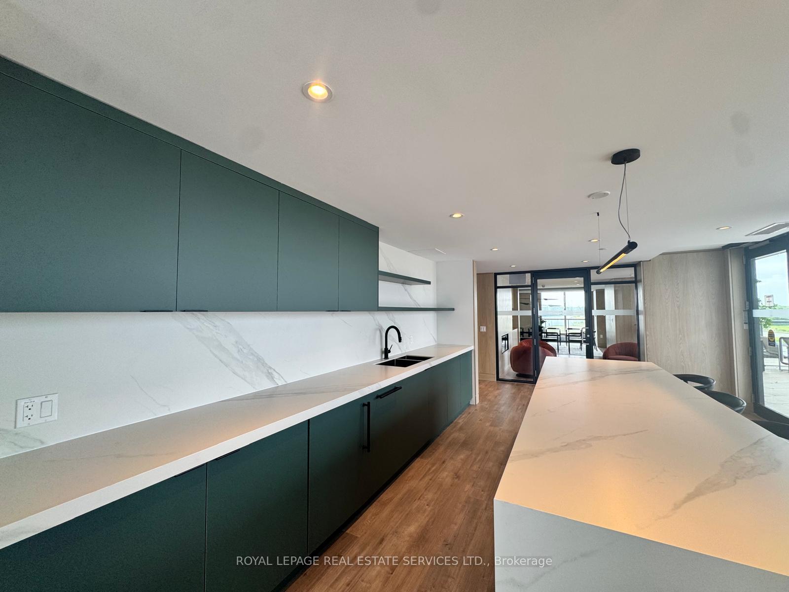 Photo 13 of Unit 1502, 4878 Powers Common Boulevard, Burlington, Alton — HOMEH
