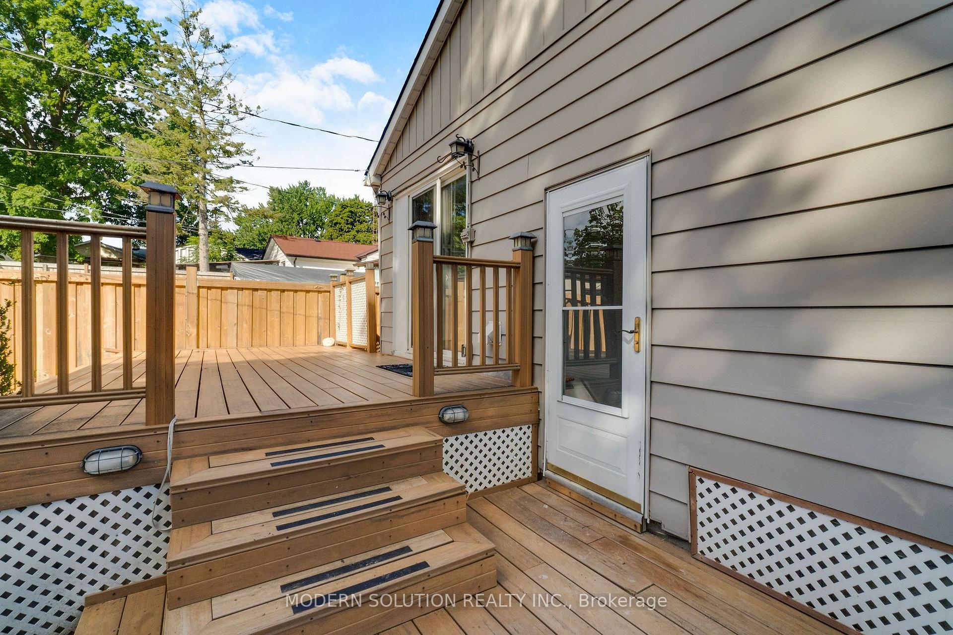 Photo 24 of 31 Elm Street, Ajax, Central — HOMEH