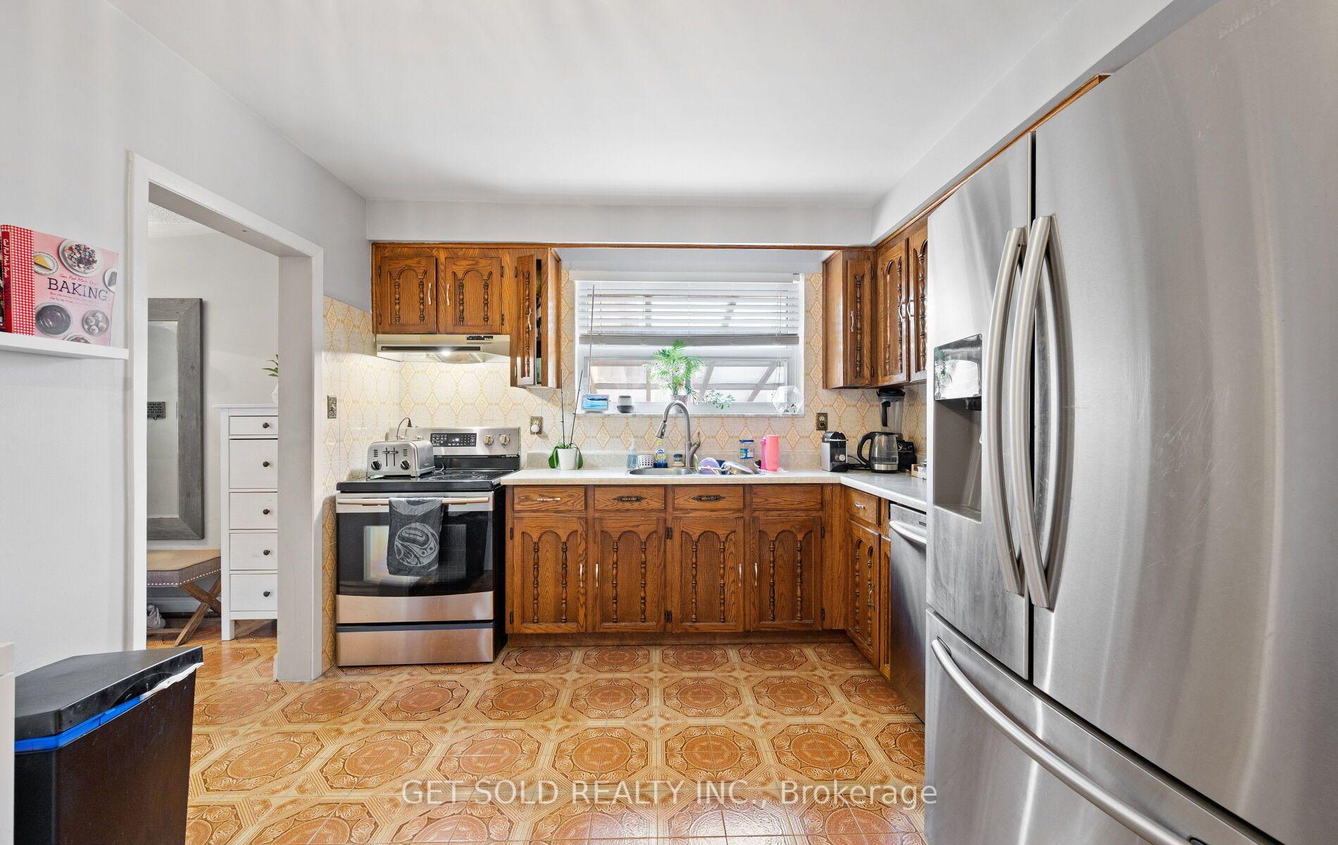 Photo 41 of 44 Mancroft Crescent, Etobicoke, West Humber-Clairville — HOMEH