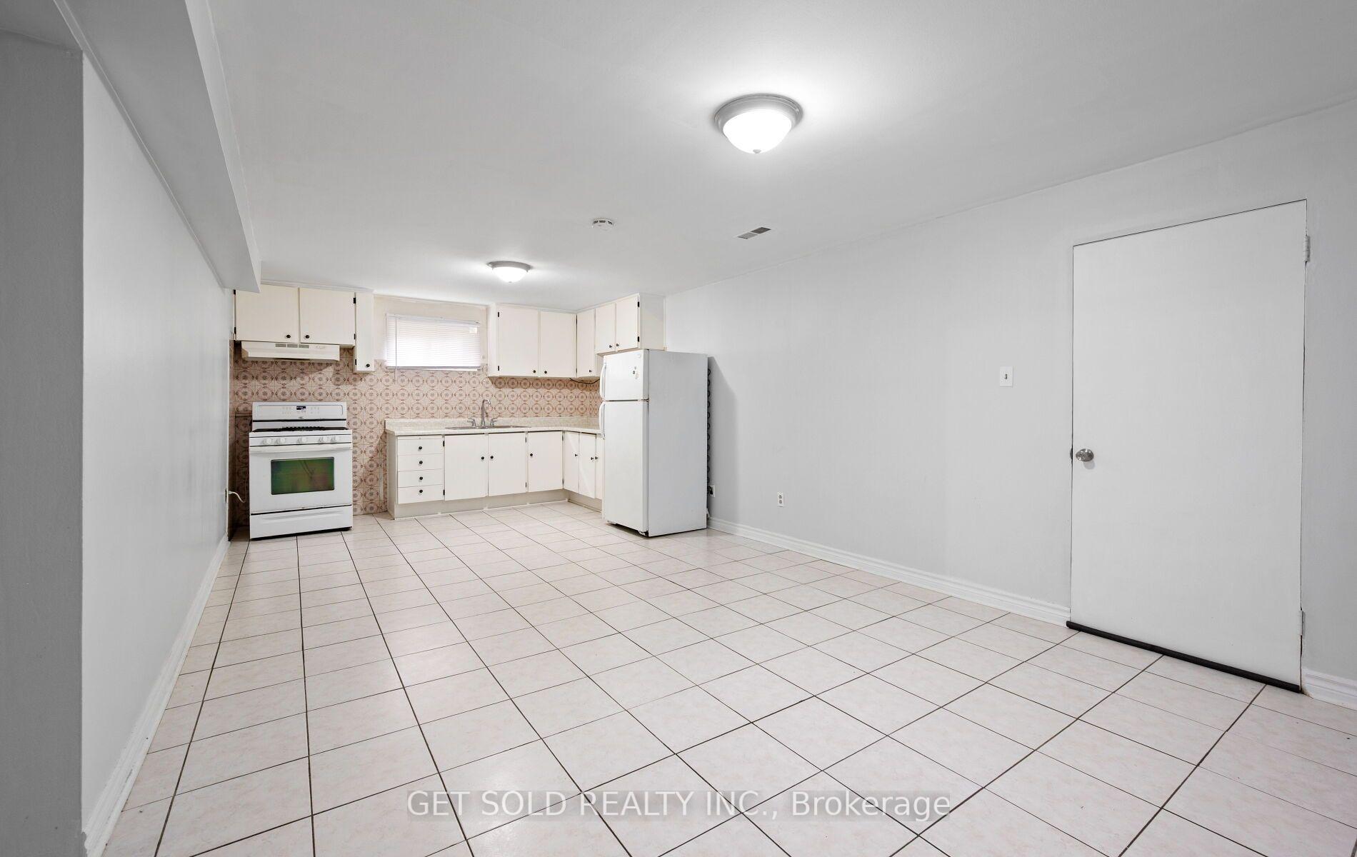 Photo 13 of 44 Mancroft Crescent, Etobicoke, West Humber-Clairville — HOMEH