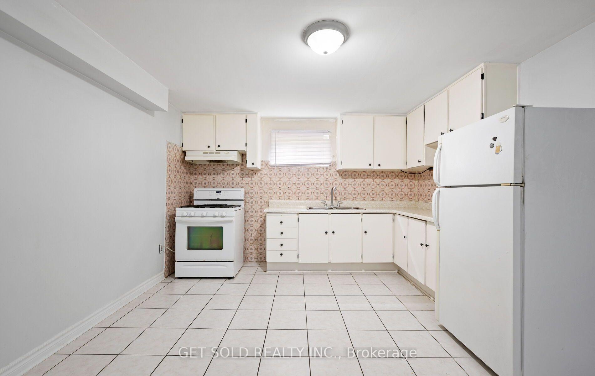 Photo 14 of 44 Mancroft Crescent, Etobicoke, West Humber-Clairville — HOMEH