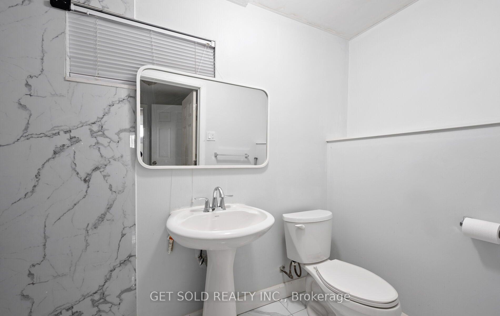 Photo 19 of 44 Mancroft Crescent, Etobicoke, West Humber-Clairville — HOMEH