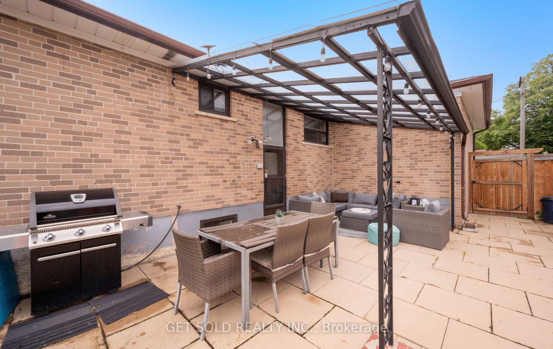 Photo 23 of 44 Mancroft Crescent, Etobicoke, West Humber-Clairville — HOMEH