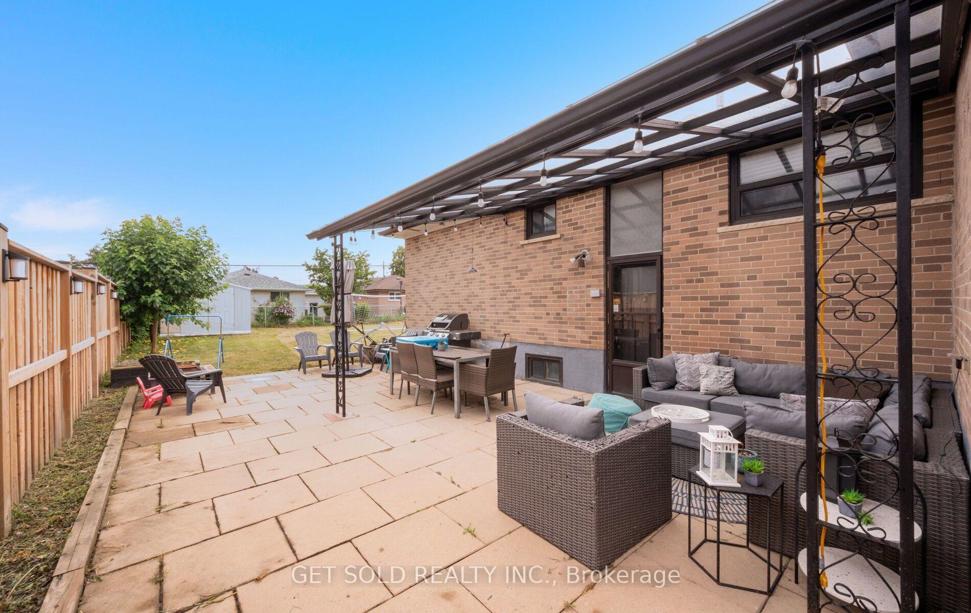 Photo 24 of 44 Mancroft Crescent, Etobicoke, West Humber-Clairville — HOMEH