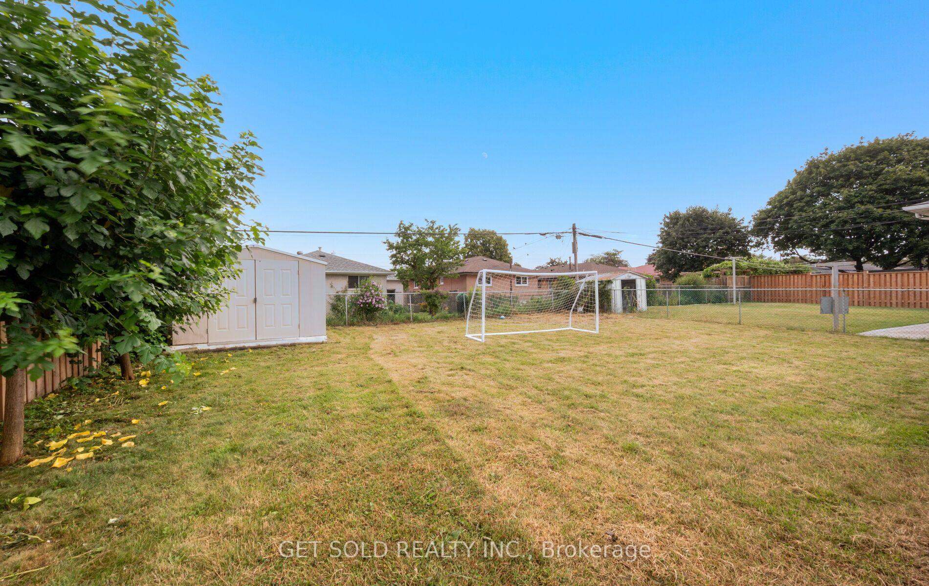 Photo 25 of 44 Mancroft Crescent, Etobicoke, West Humber-Clairville — HOMEH