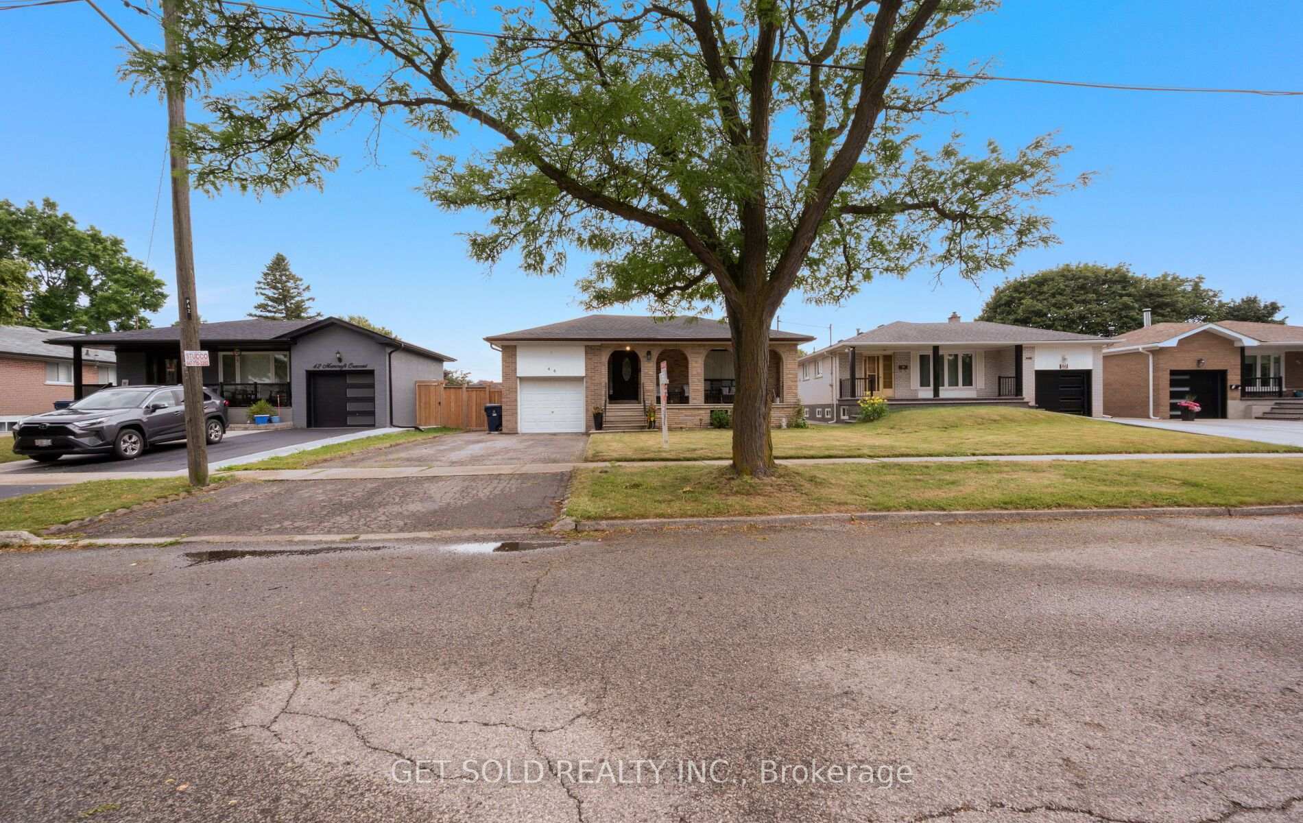 Photo 32 of 44 Mancroft Crescent, Etobicoke, West Humber-Clairville — HOMEH
