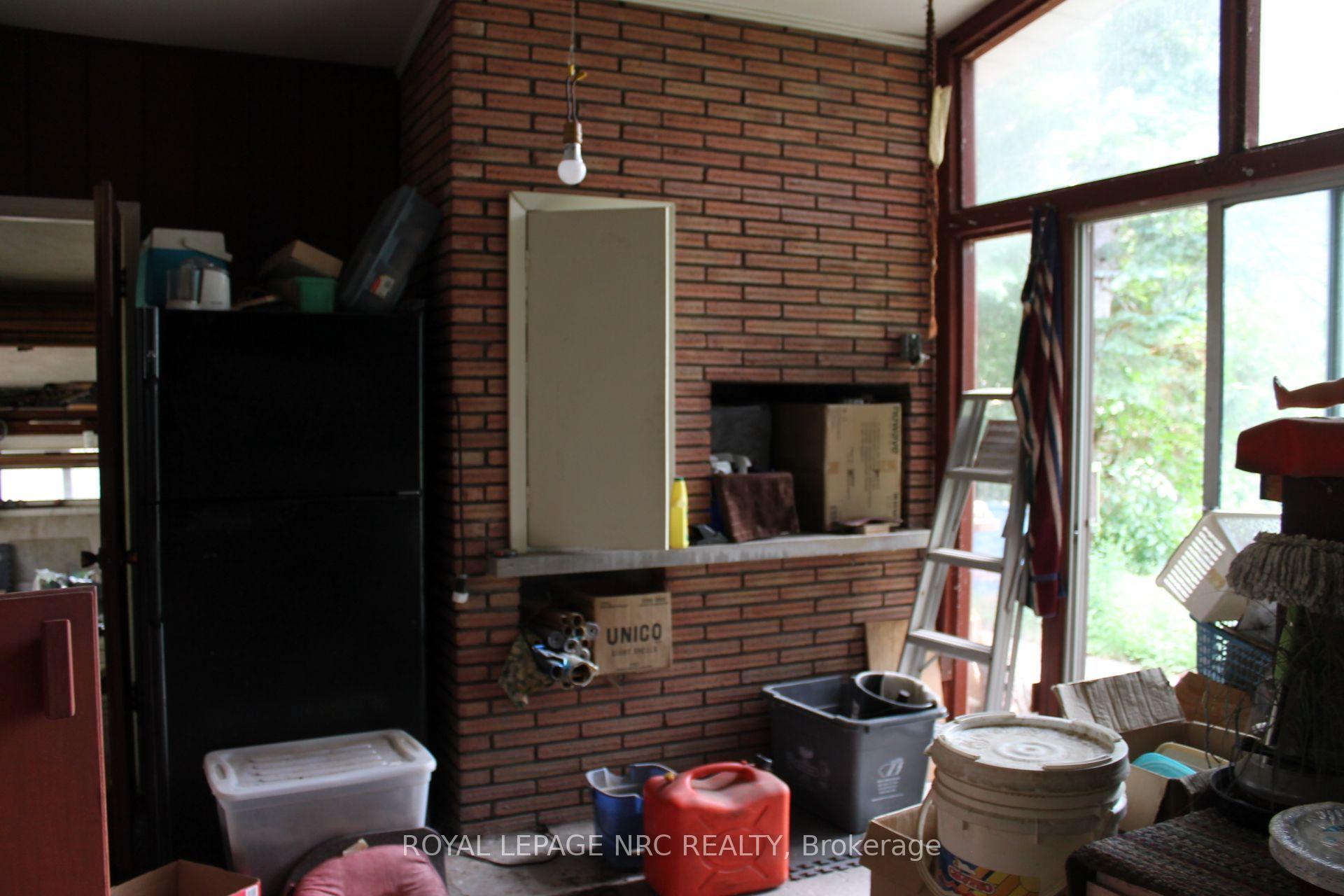 Photo 6 of 20 Woodmount Drive, St. Catharines, Burleigh Hill — HOMEH