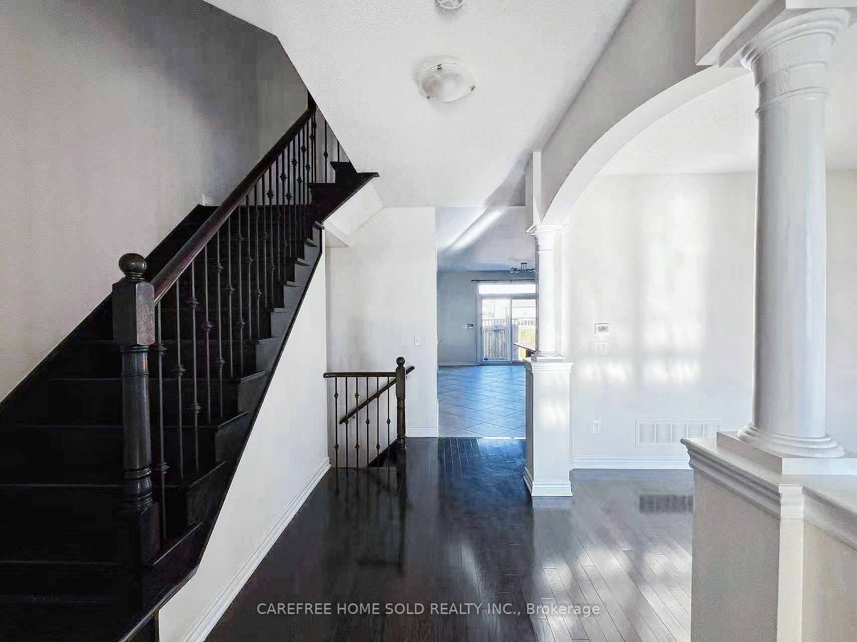 Photo 8 of 33 Oakmoor Lane, Markham, Cornell — HOMEH