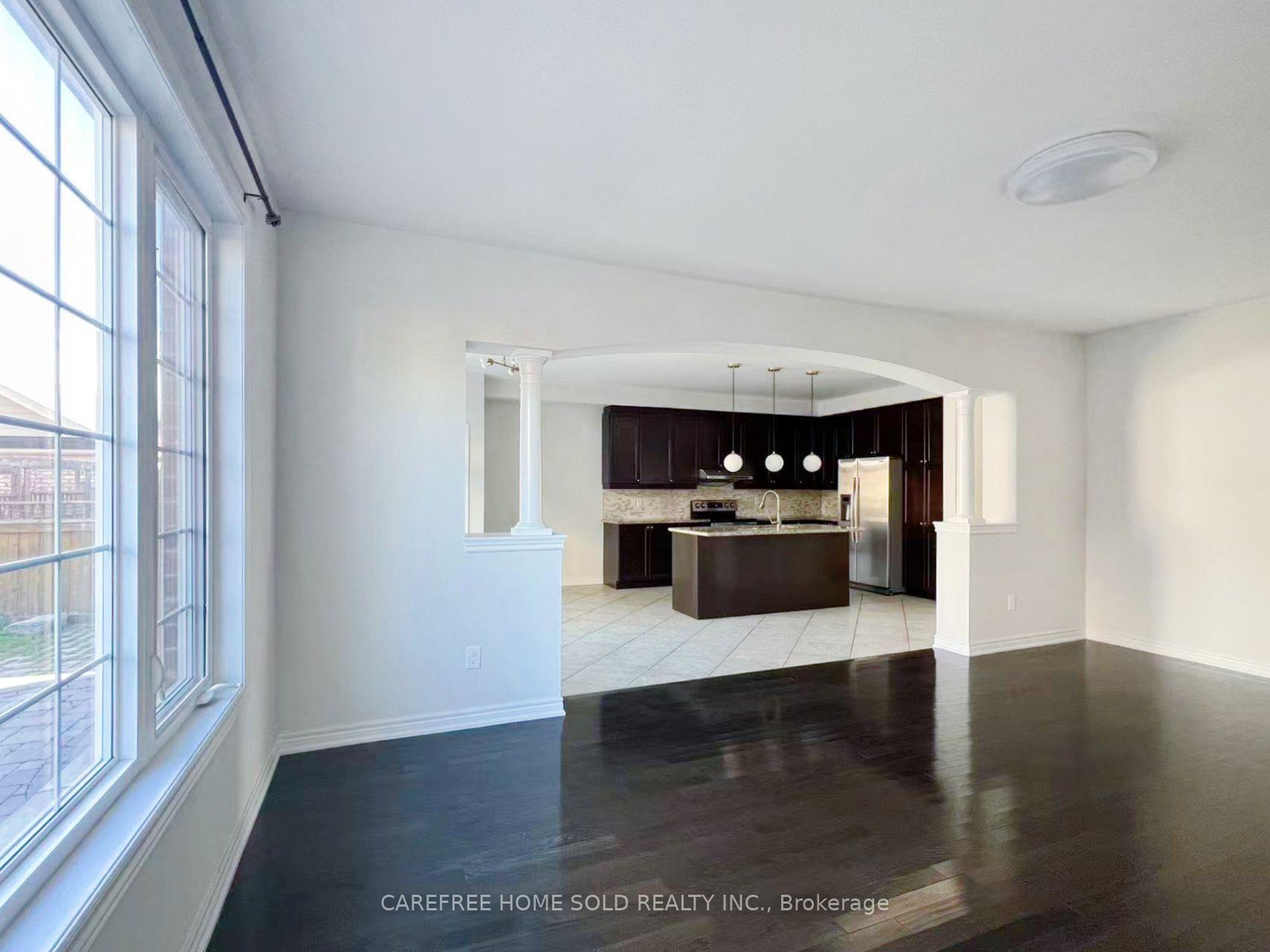 Photo 10 of 33 Oakmoor Lane, Markham, Cornell — HOMEH