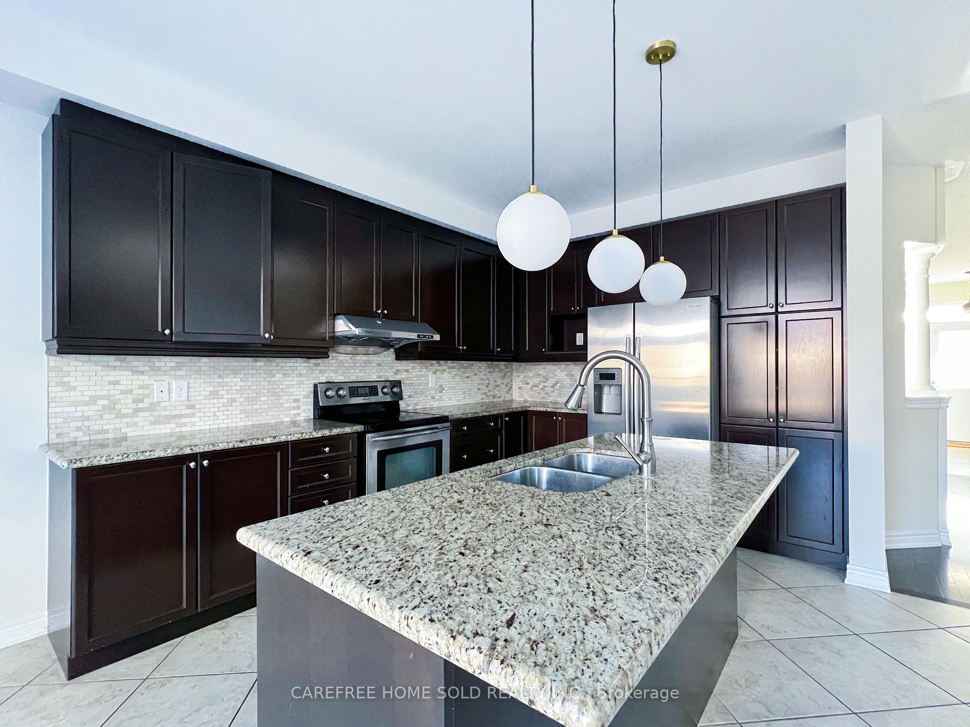Photo 11 of 33 Oakmoor Lane, Markham, Cornell — HOMEH