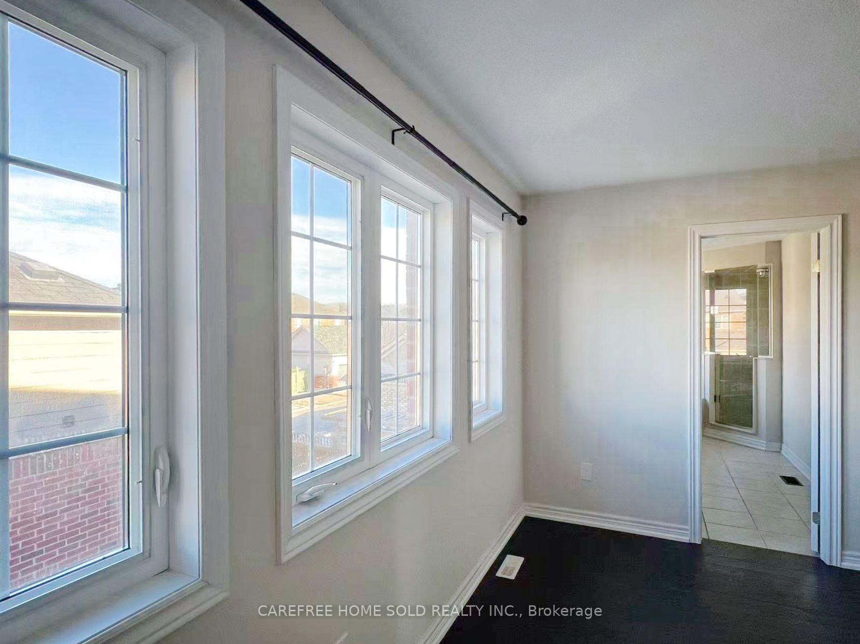 Photo 15 of 33 Oakmoor Lane, Markham, Cornell — HOMEH