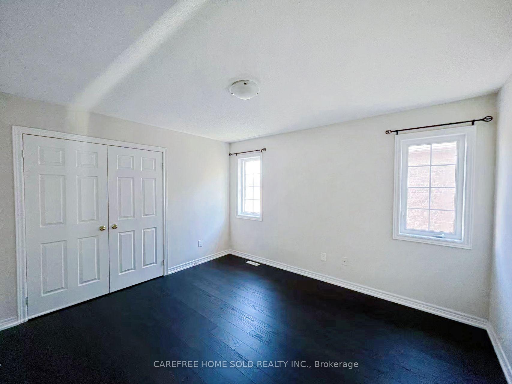 Photo 16 of 33 Oakmoor Lane, Markham, Cornell — HOMEH