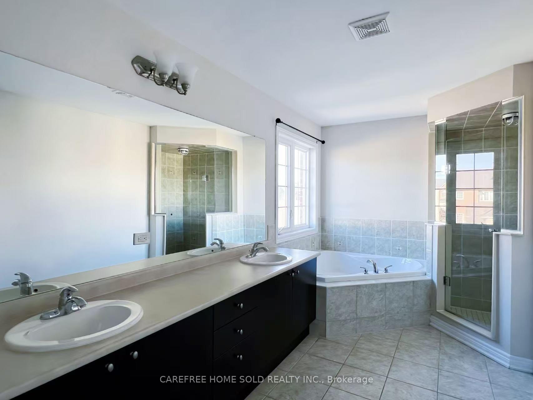 Photo 20 of 33 Oakmoor Lane, Markham, Cornell — HOMEH