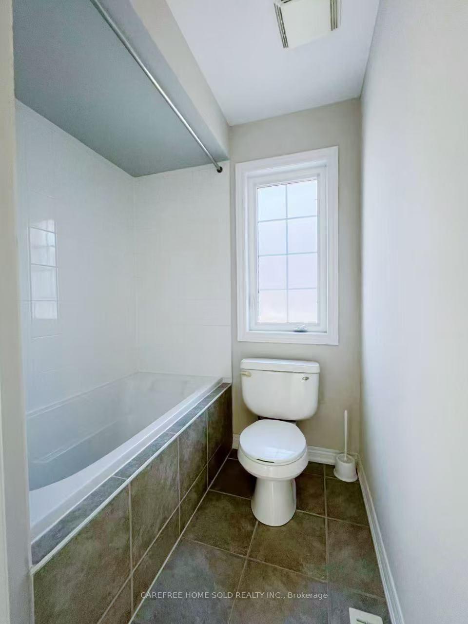Photo 32 of 33 Oakmoor Lane, Markham, Cornell — HOMEH