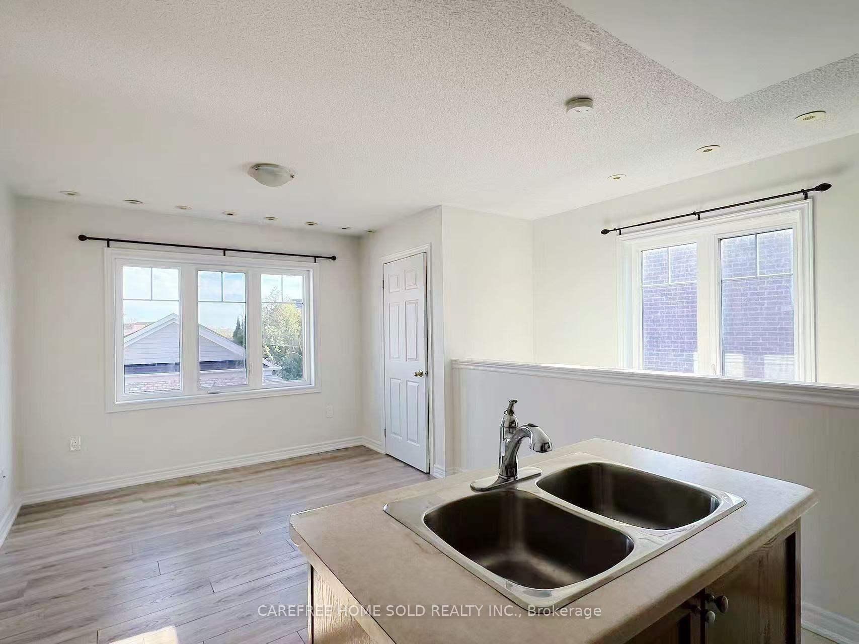 Photo 39 of 33 Oakmoor Lane, Markham, Cornell — HOMEH
