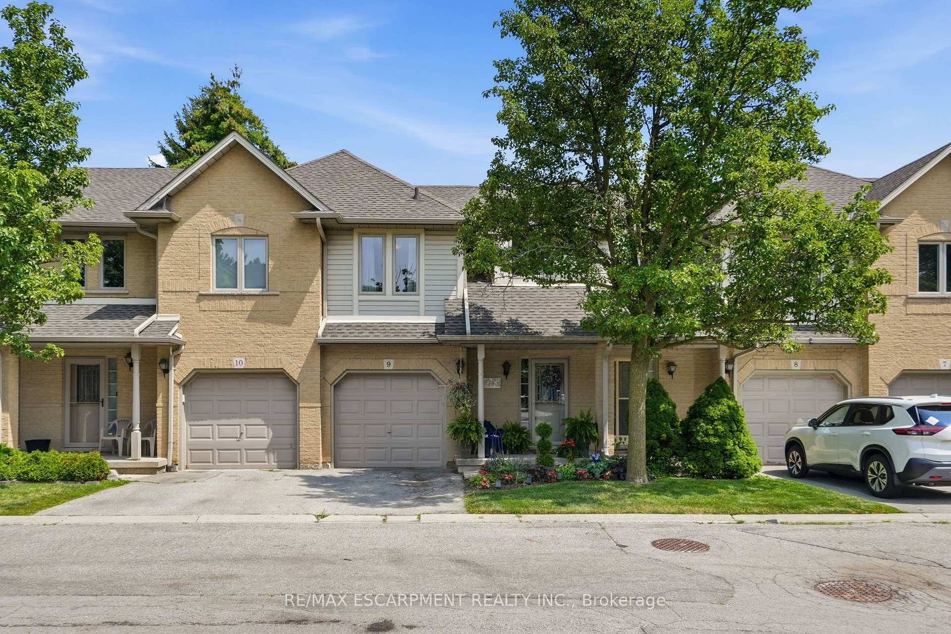 Photo 2 of Unit 9, 819 Upper Paradise Road, Hamilton, Gilkson — HOMEH