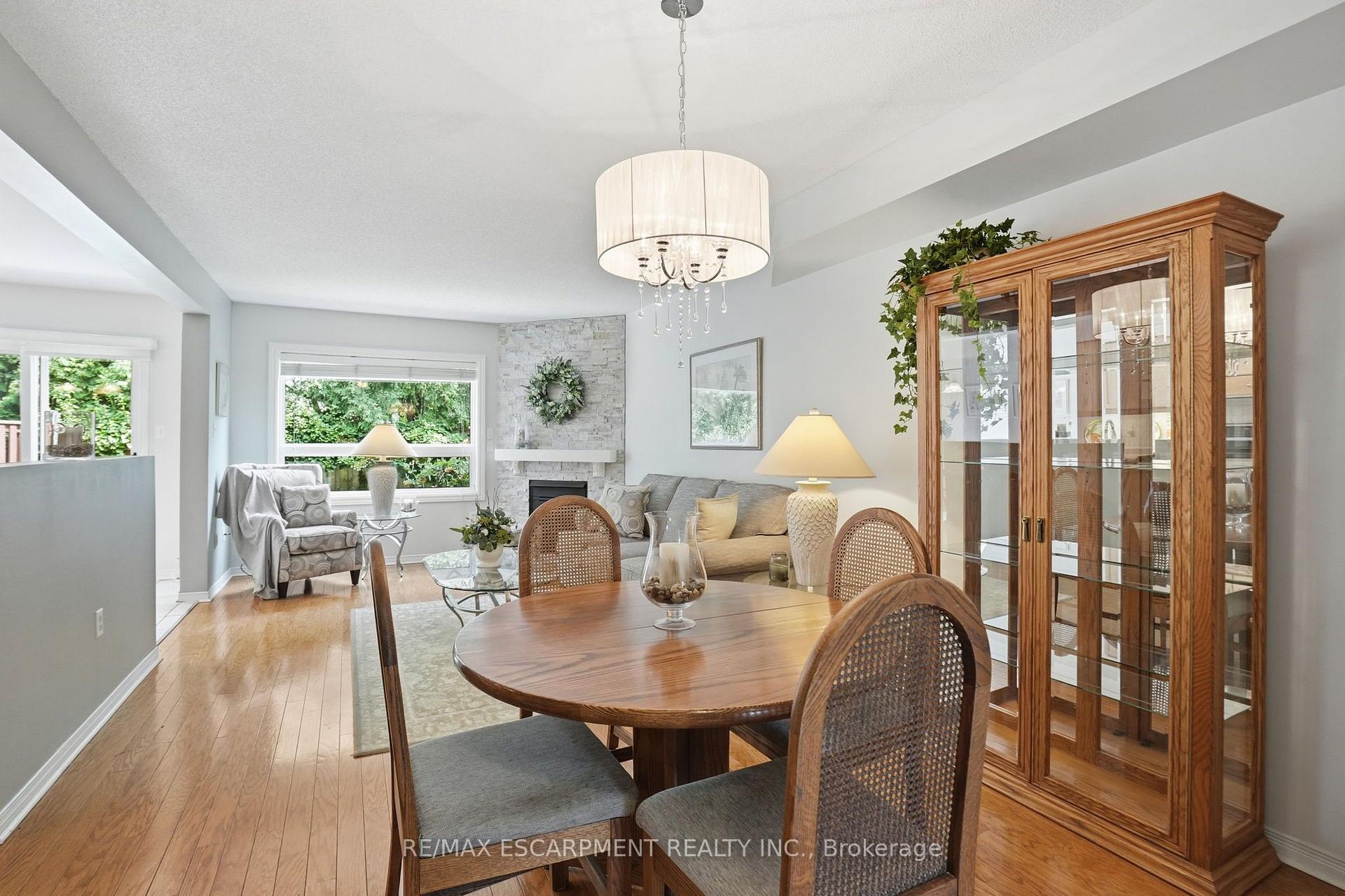 Photo 4 of Unit 9, 819 Upper Paradise Road, Hamilton, Gilkson — HOMEH
