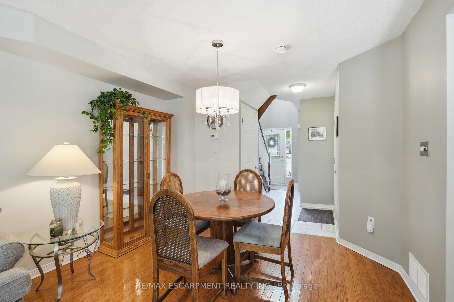 Photo 5 of Unit 9, 819 Upper Paradise Road, Hamilton, Gilkson — HOMEH