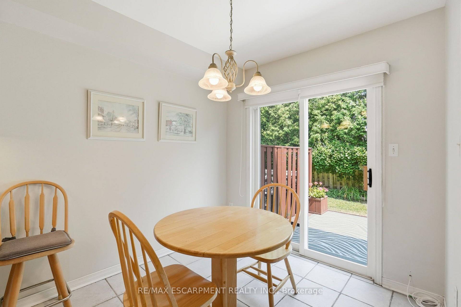 Photo 11 of Unit 9, 819 Upper Paradise Road, Hamilton, Gilkson — HOMEH