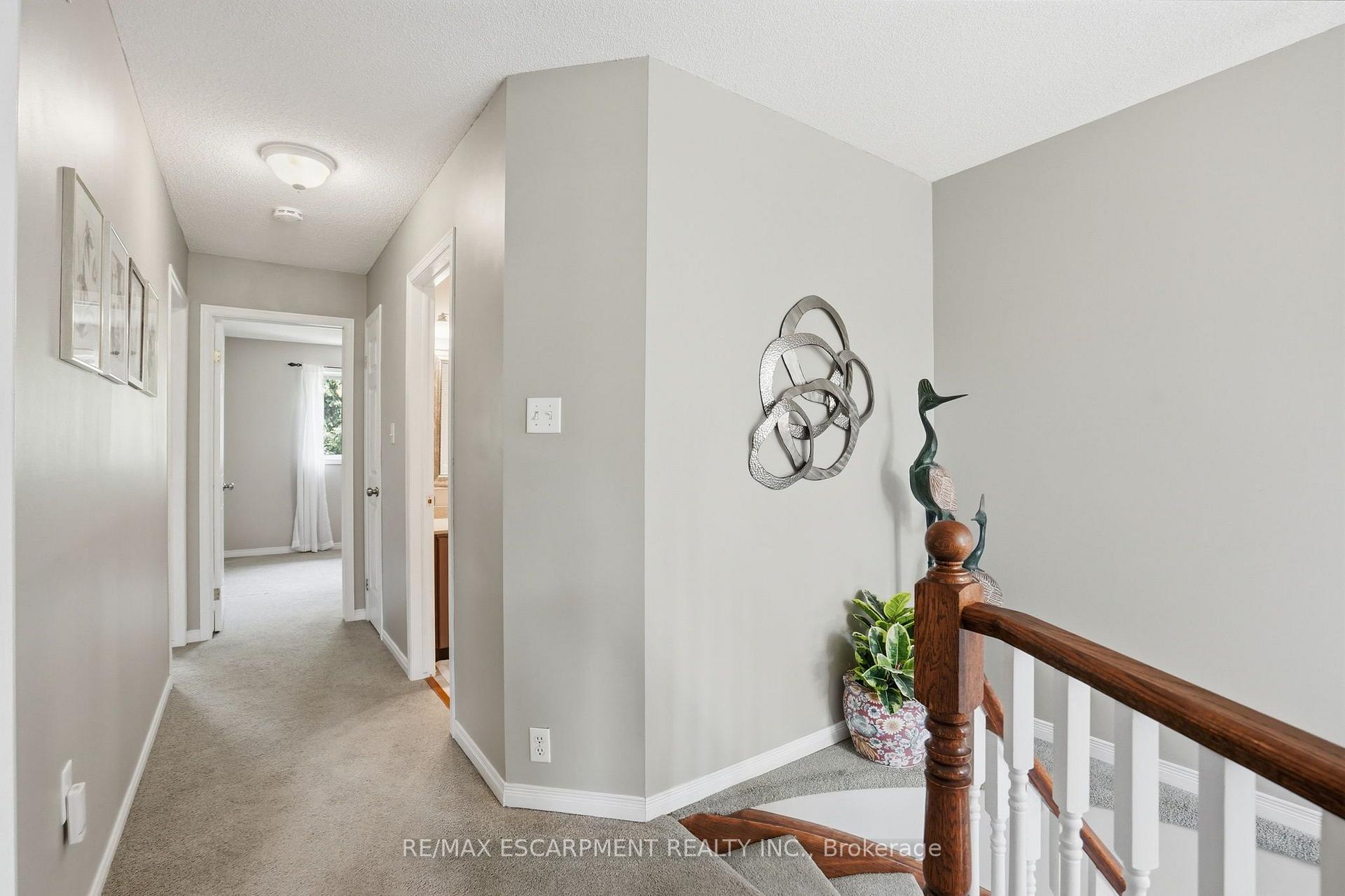 Photo 14 of Unit 9, 819 Upper Paradise Road, Hamilton, Gilkson — HOMEH