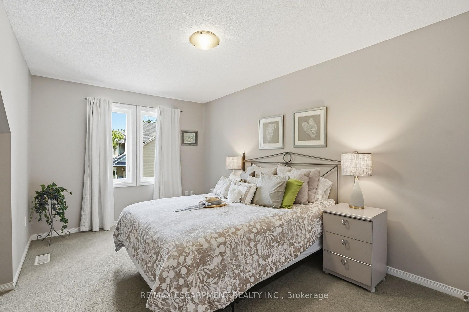Photo 15 of Unit 9, 819 Upper Paradise Road, Hamilton, Gilkson — HOMEH