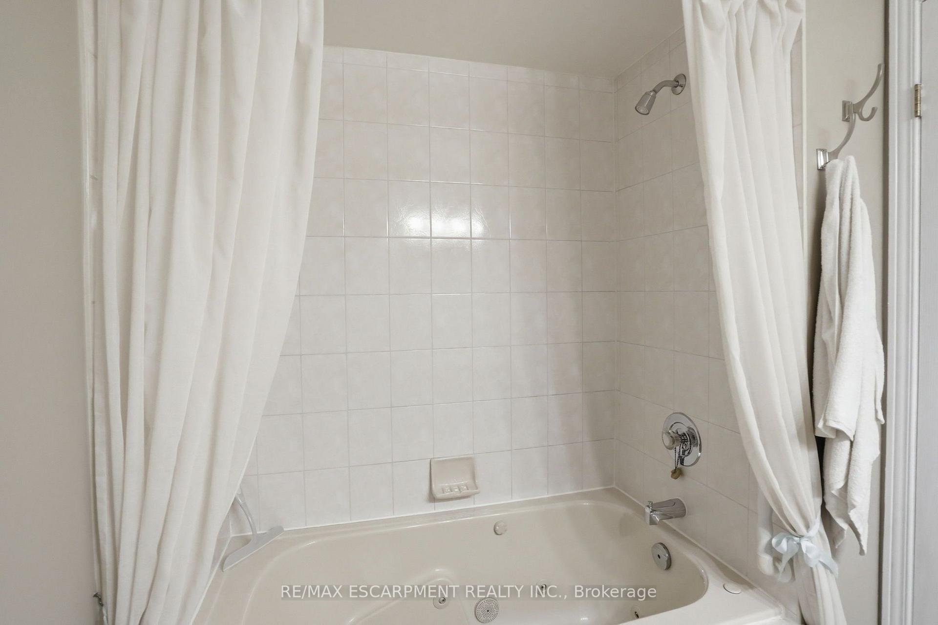 Photo 34 of Unit 9, 819 Upper Paradise Road, Hamilton, Gilkson — HOMEH