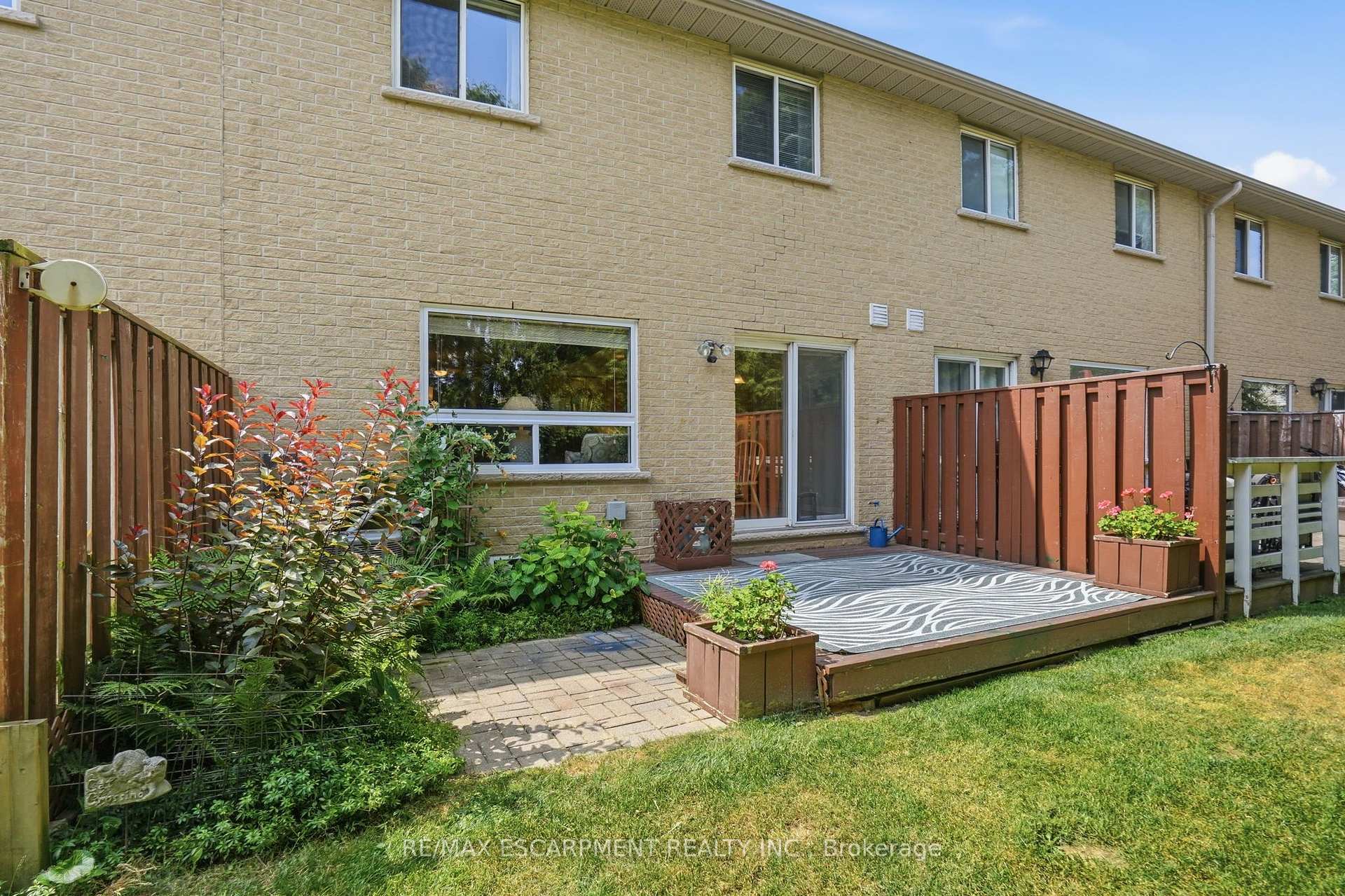 Photo 26 of Unit 9, 819 Upper Paradise Road, Hamilton, Gilkson — HOMEH