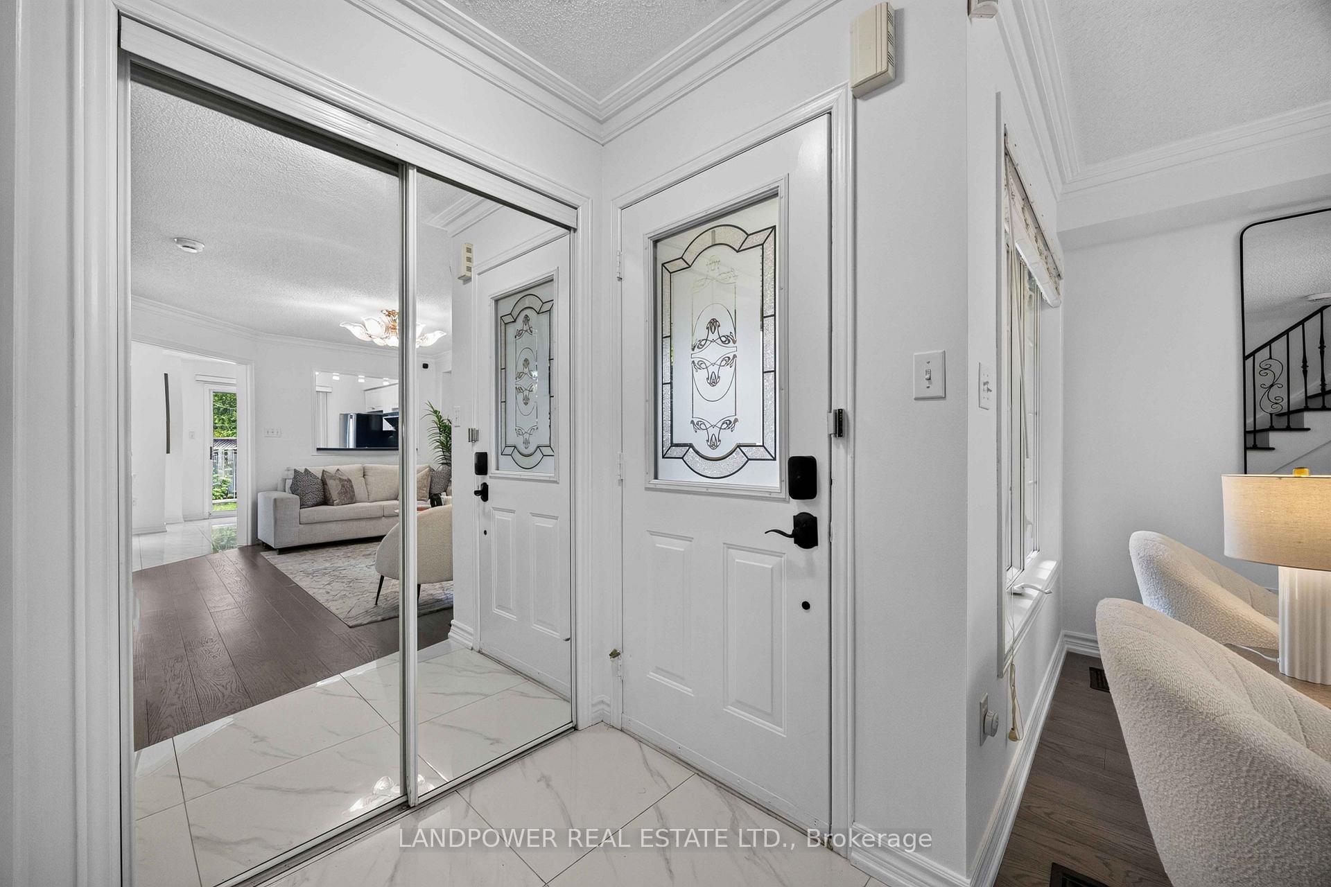 Photo 6 of 126 Rideau Drive, Richmond Hill, Langstaff — HOMEH