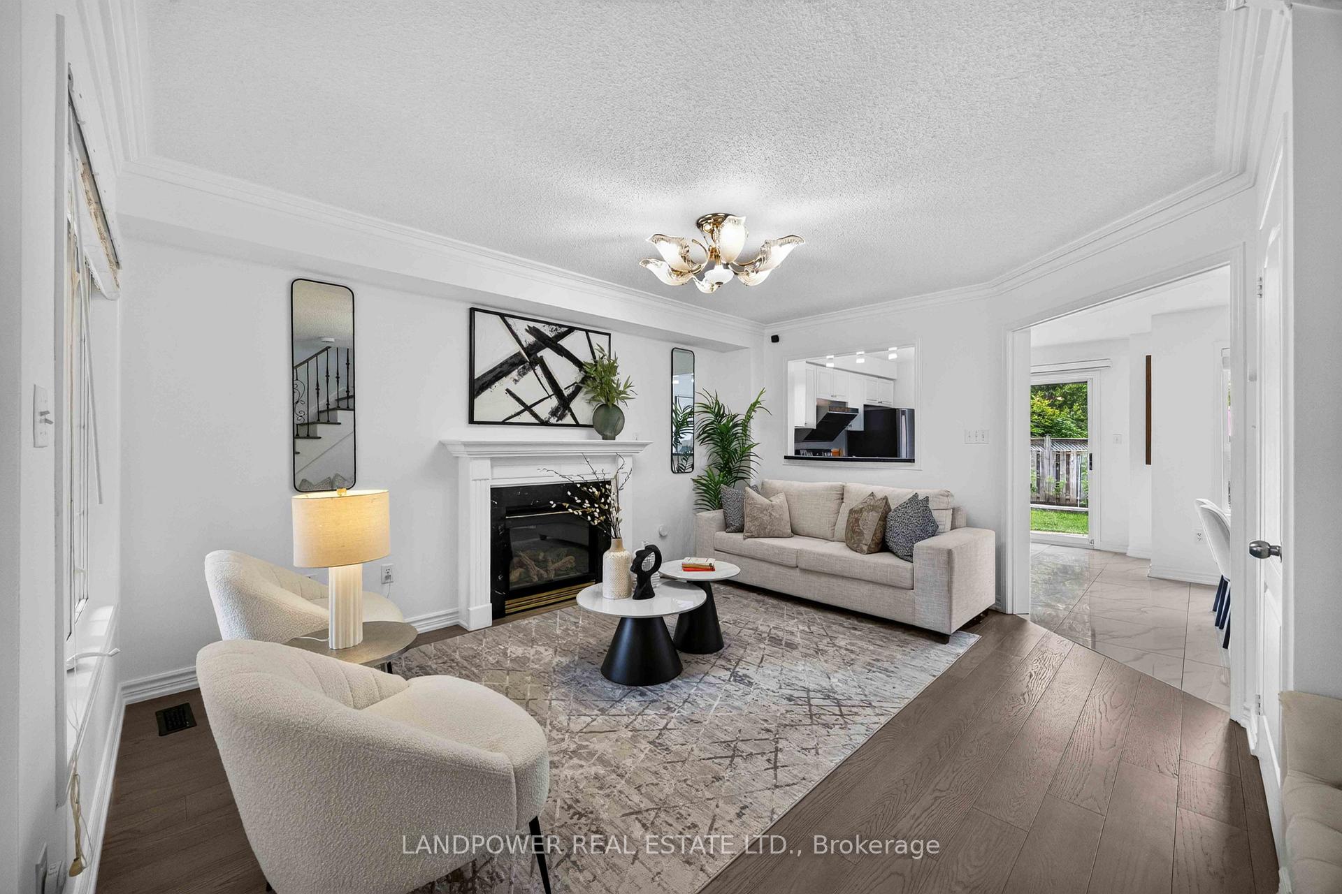 Photo 9 of 126 Rideau Drive, Richmond Hill, Langstaff — HOMEH