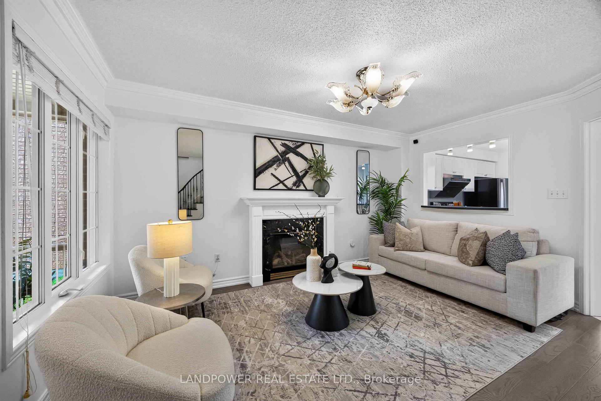 Photo 10 of 126 Rideau Drive, Richmond Hill, Langstaff — HOMEH