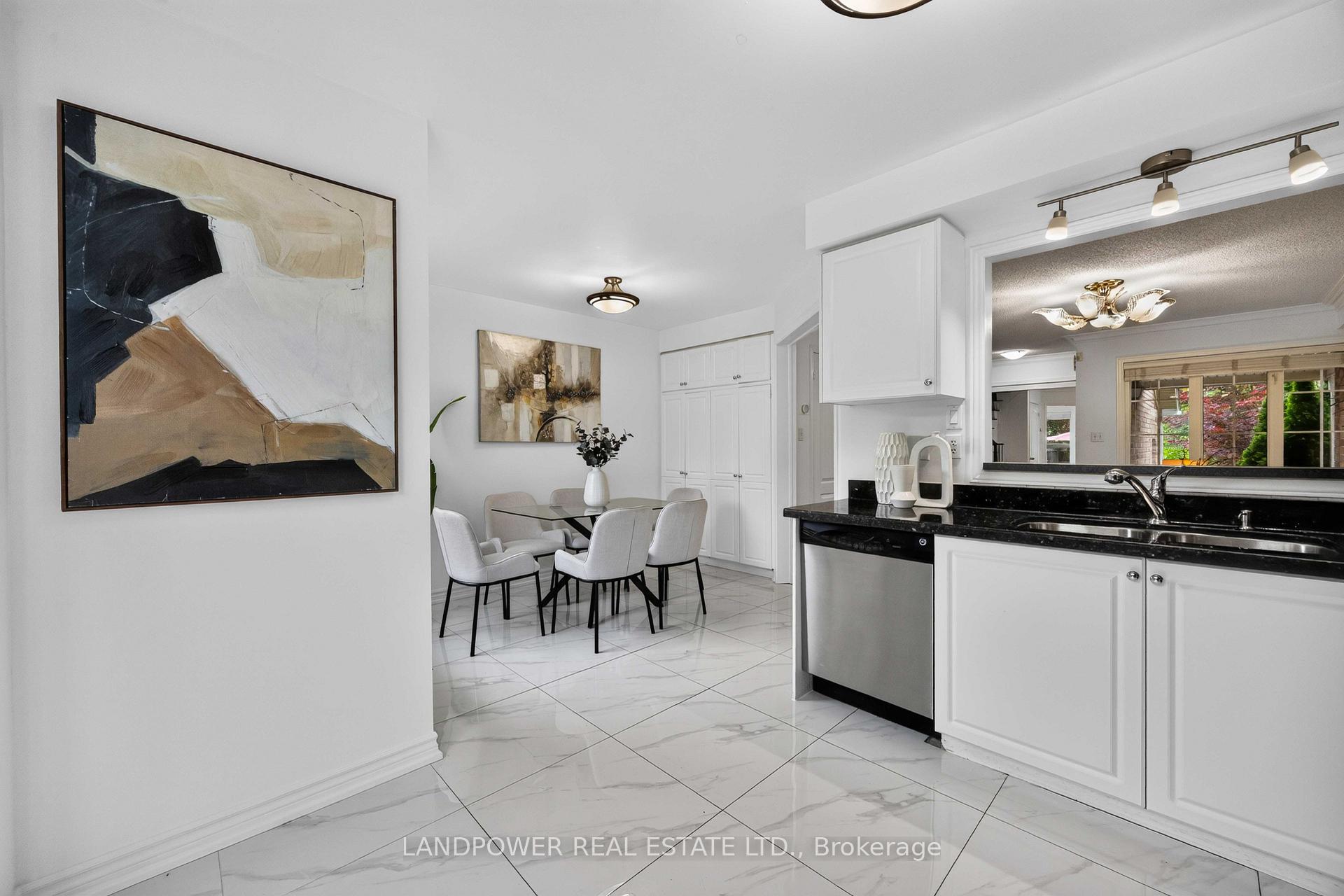 Photo 21 of 126 Rideau Drive, Richmond Hill, Langstaff — HOMEH