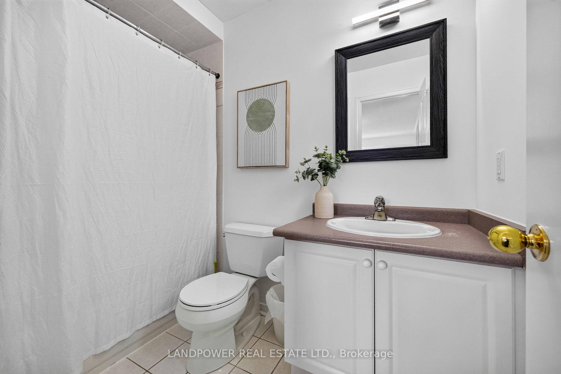 Photo 29 of 126 Rideau Drive, Richmond Hill, Langstaff — HOMEH